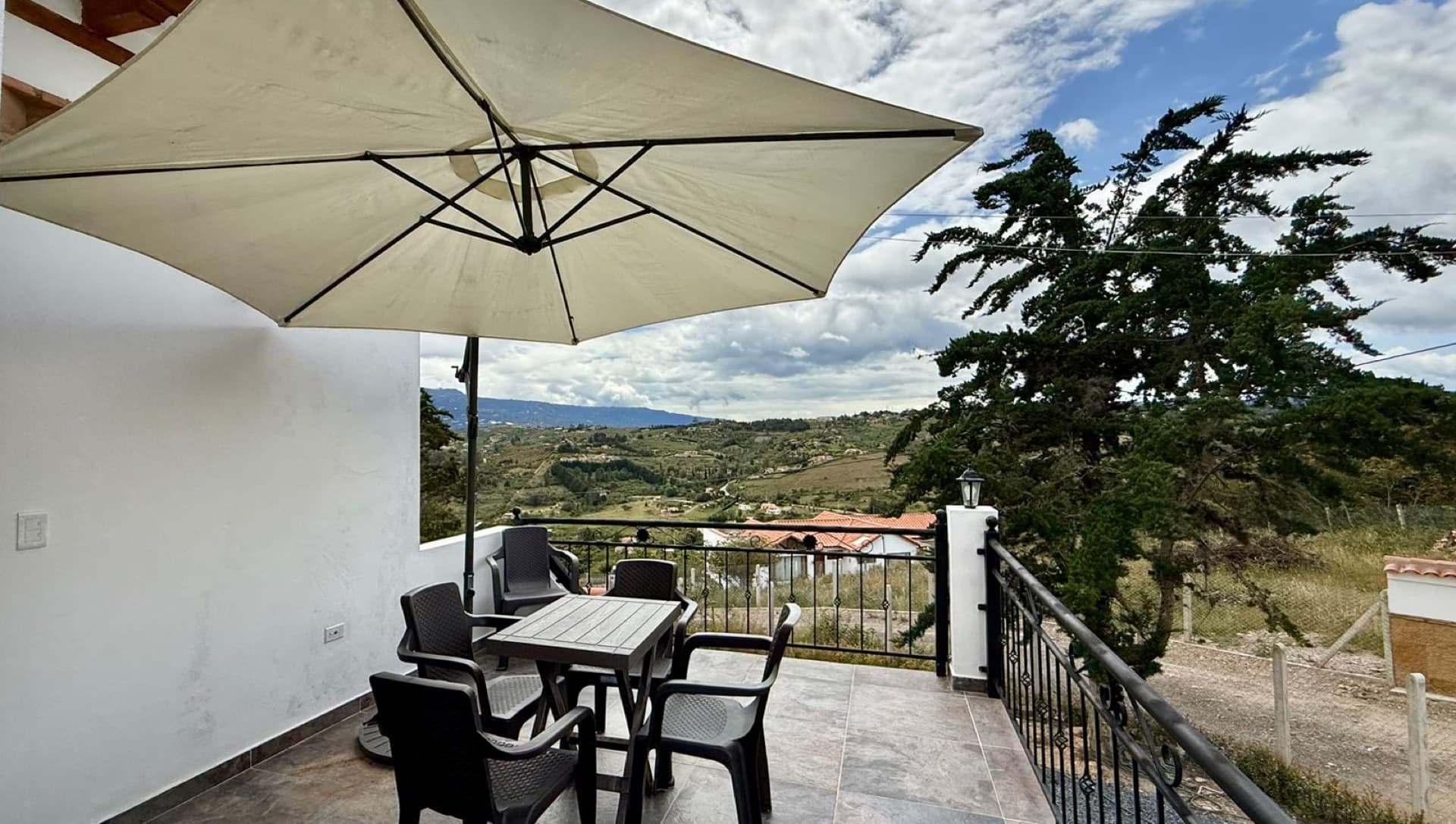 Casa rural en Puente de Piedra 1.5 km del pueblo — Foto 3